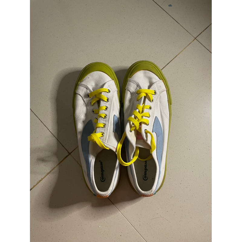 COMPASS Matcha White size 40 (PRELOVED)