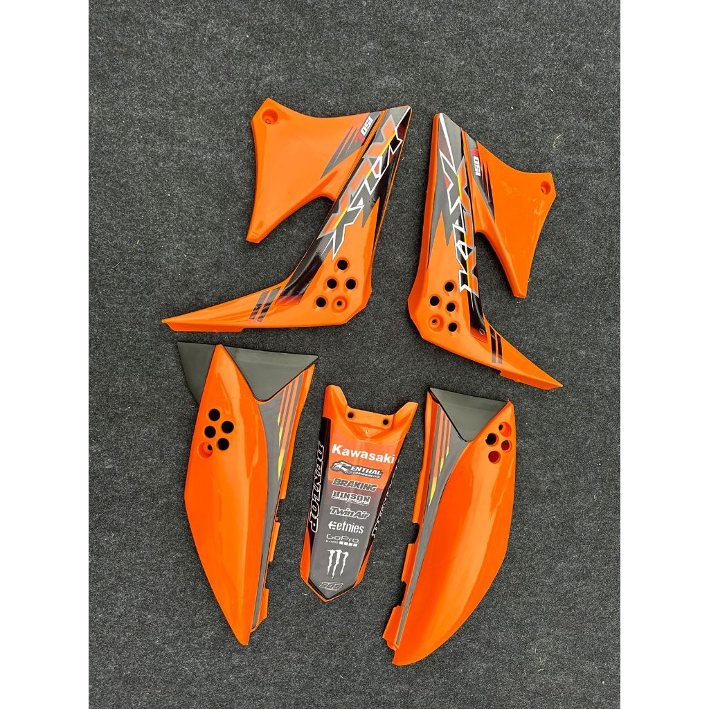 sayap Tangki  Sayap jok Dan Spakbor belakang klx 150 Sayap Depan sayap belakang slebor belakang klx 