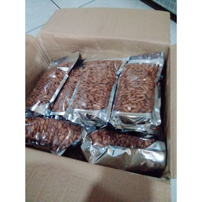 

Kacang Almond panggang