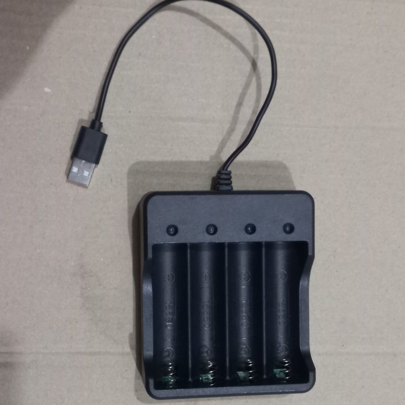 Promo Charger Baterai 4 SLOT 18650 / Charger Baterai 4 Slot / Cas Batre