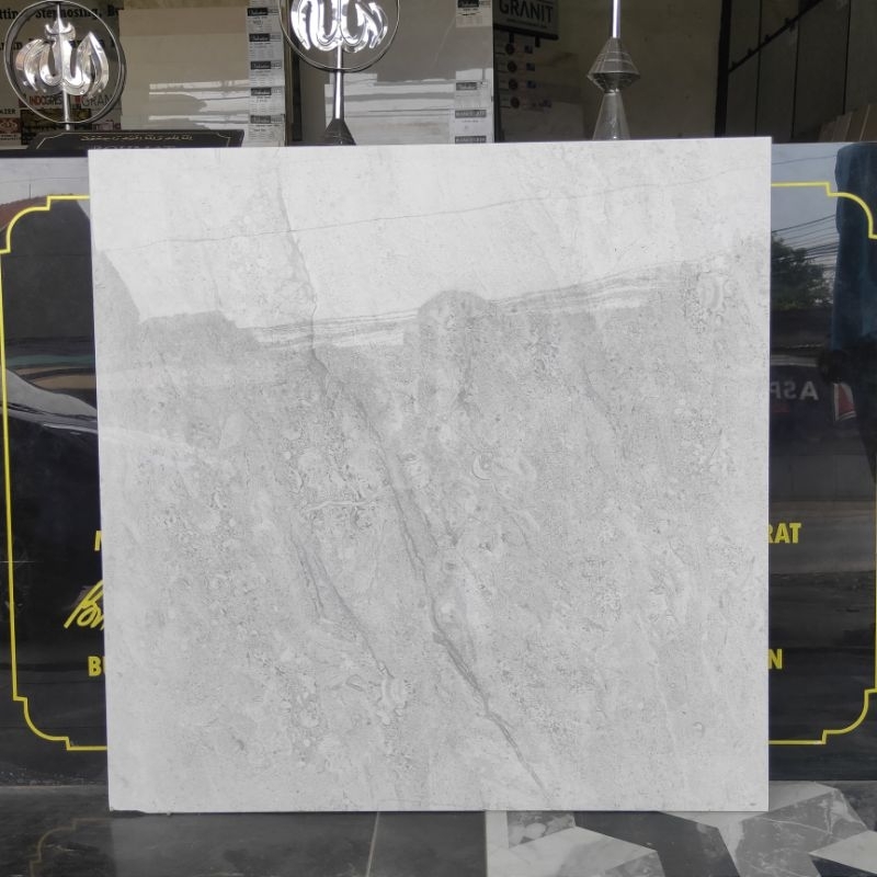 Granit lantai ukuran 60x60 Sun power