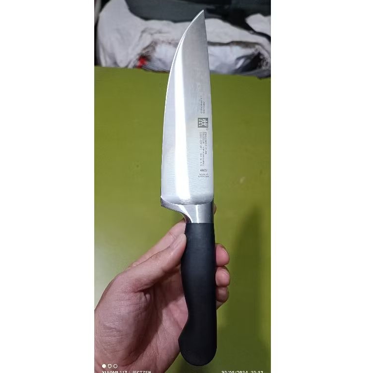 Pisau Dapur Stainless Merk Zwilling J.A. Henckels. Type Pure. 8". 33601-200 (8"). Made in Germany.