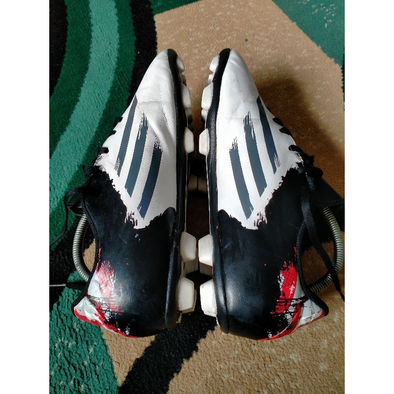 SEPATU BOLA ADIDAS NO 44 SECOND BEKAS ORIGINAL