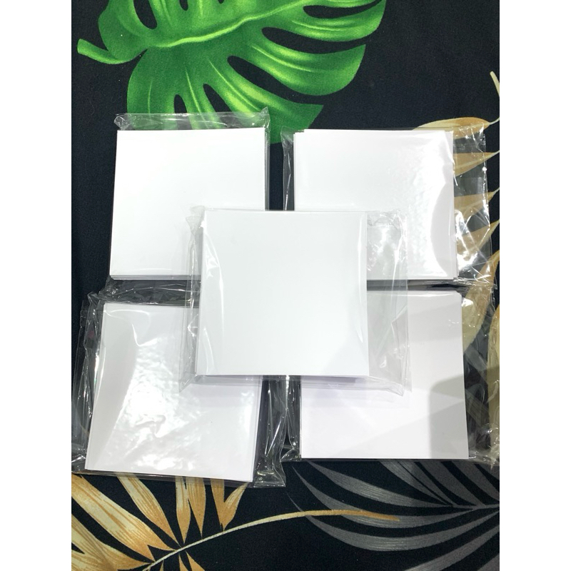 

Custom Kertas Asturo Putih Polos 10x10cm 70pcs