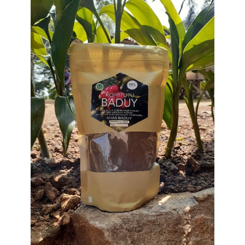 

kopi baduy tradisional di tumbuk langsung oleh masyarakat baduy asli