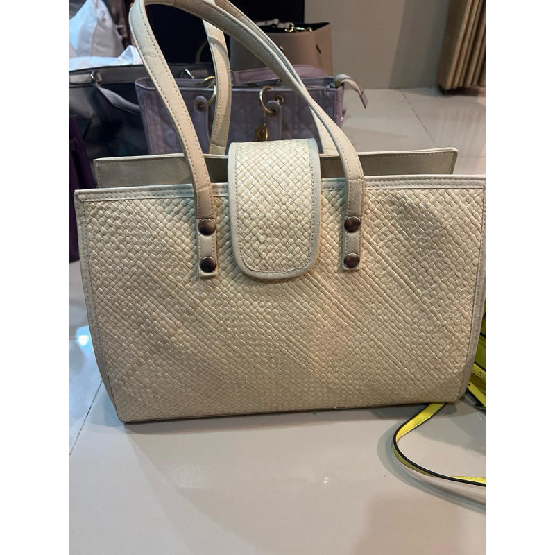 tas preloved like new