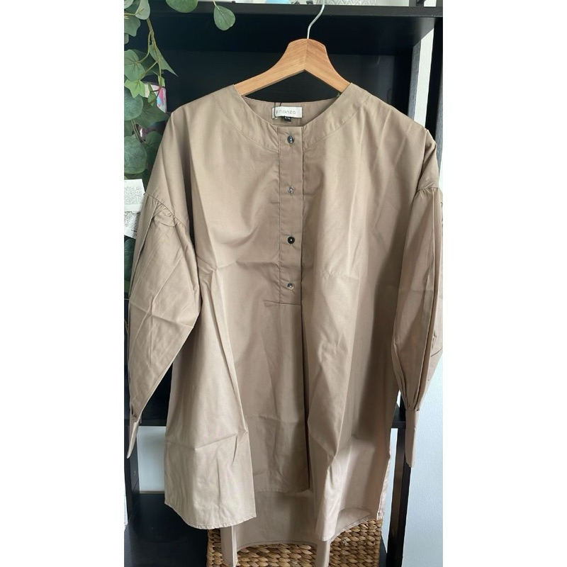 Preloved Fhanza Project - Isyana Tops LATTE