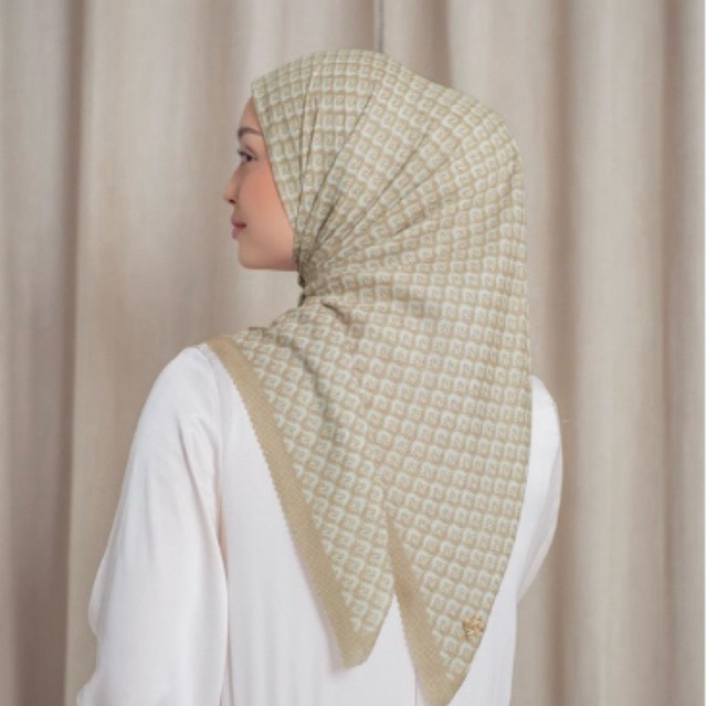 (PRELOVED) HEAVEN LIGHTS - Amaya Scarf - Latte