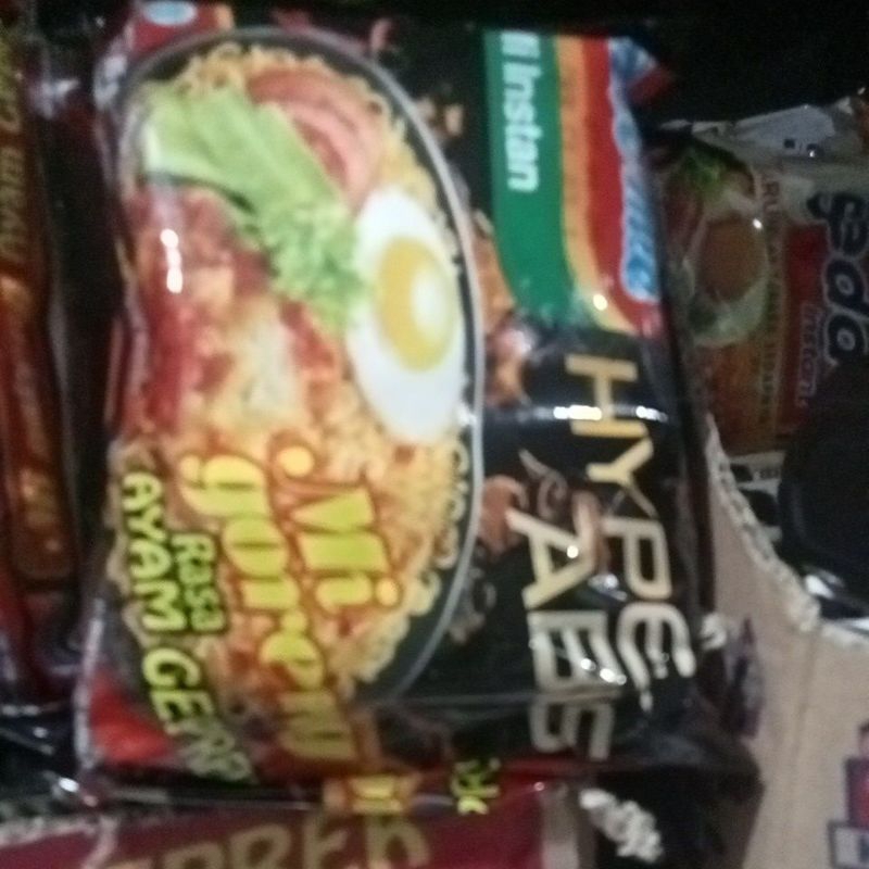 

indomi goreng rasa ayam geprek