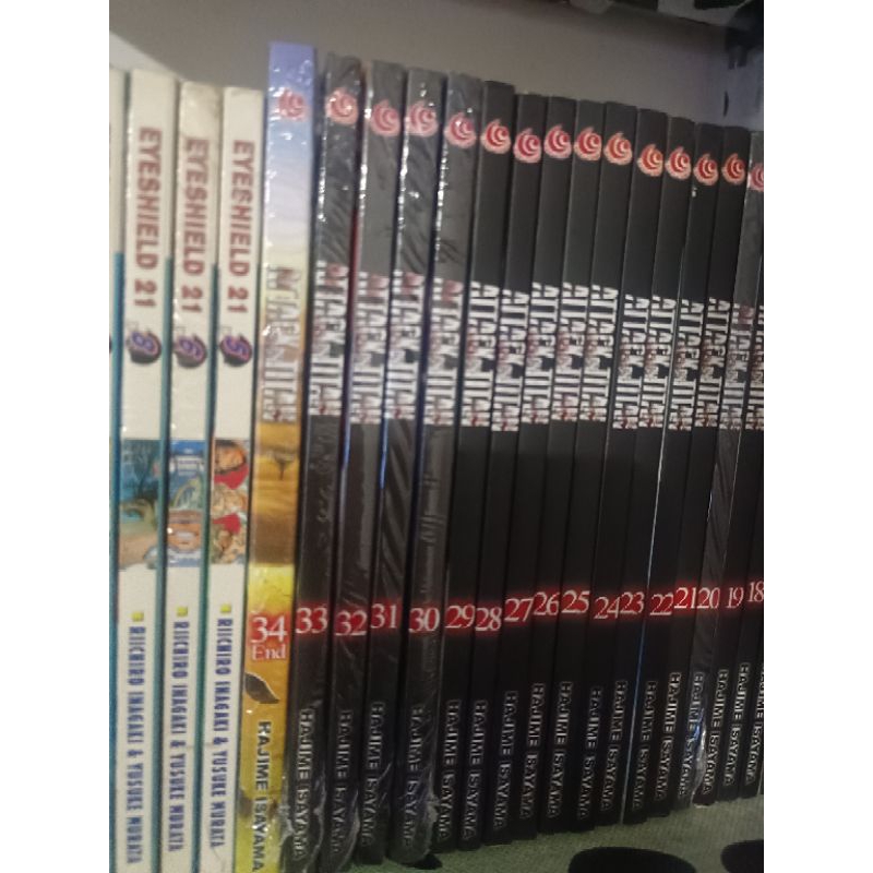 Komik ATTACK ON TITAN 13 buku set, kondisi sangat mulus, sebagian segel, kolpri barang koleksi ORI l