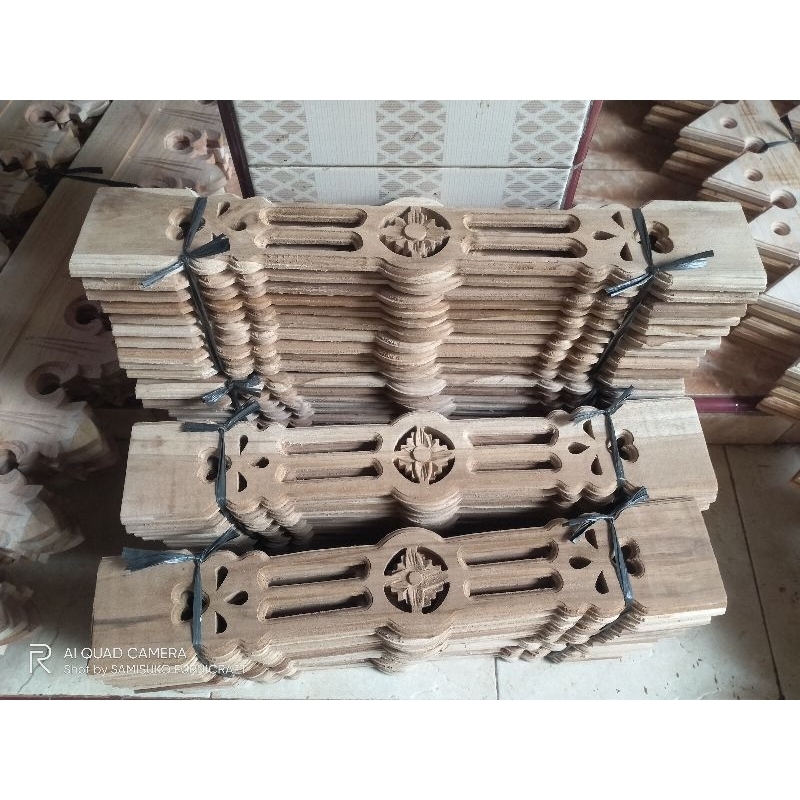 Pagar kayu ukir roda