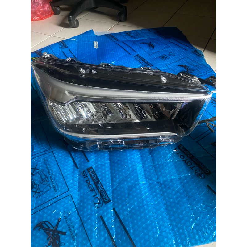 lampu raize 2022 lampu rocky 2022 (kanan)