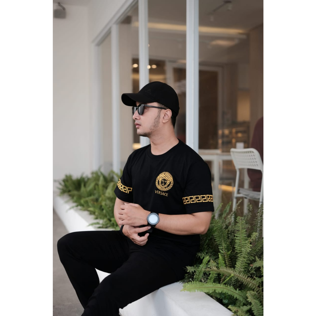 Kaos Versace Distro Premium 975 /Kaos Pria Distro Catton Combet 24s /Kaos Bordir /Baju Kaos /Tshirt 