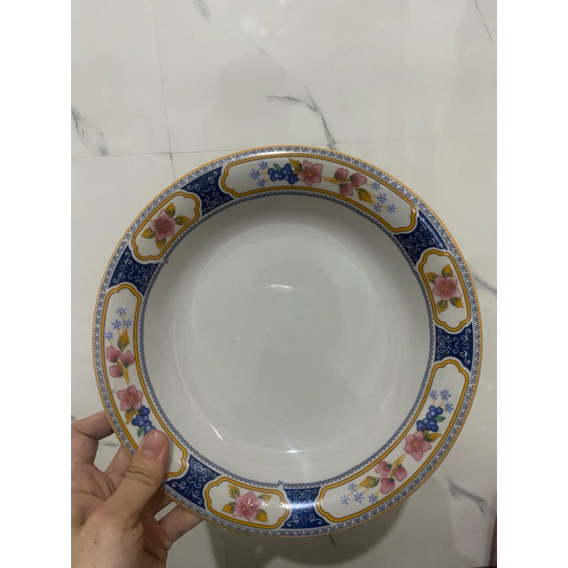 Piring Fine Porselin Bagus dan Tebal