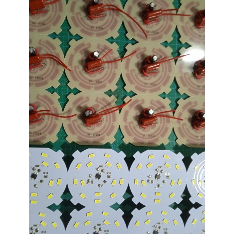 Promo awal bulan pembelian paket perkotak isi 12 pcs mesin lampu LED 15watt bahan fiber 220 V lengka