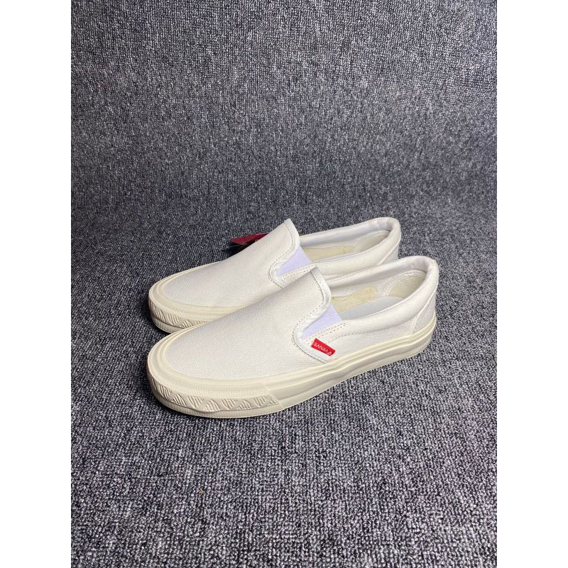 Sepatu Slip On VENVE VICTORIOUS Full White Original Lokal Brand Indonesia Sepatu Slip On Sepatu Pria
