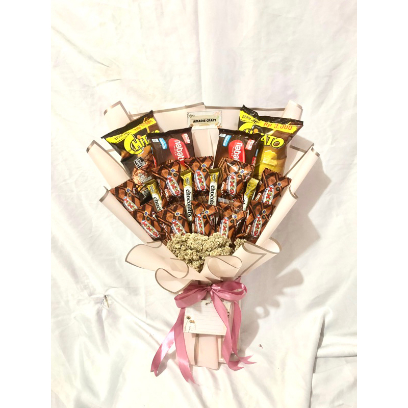

Bouquet snack / bucket snack cocok untuk hadiah wisuda / graduation / ulang tahun / anniversary / birthday kualitas premium, estetik