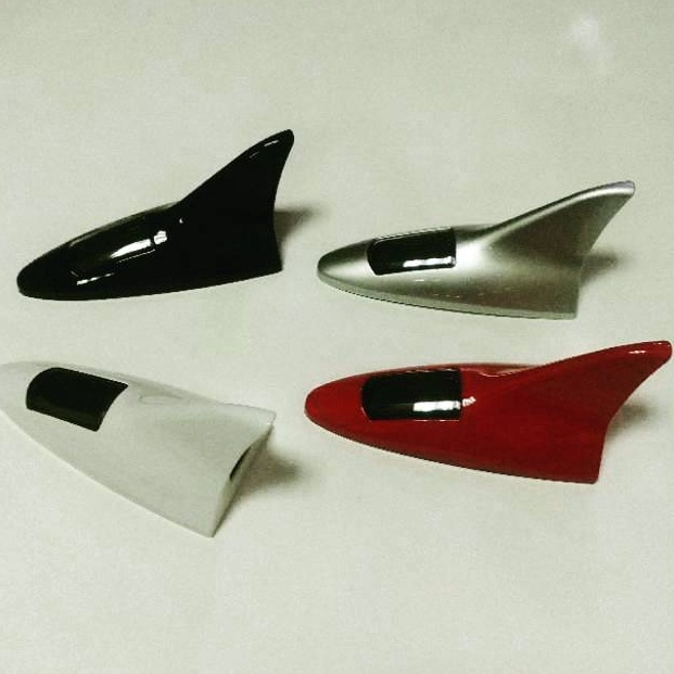 Antena mobil model sirip hiu shark fin tenaga surya matahari solar cell lampu LED D1 HITAM PUTIH SIL