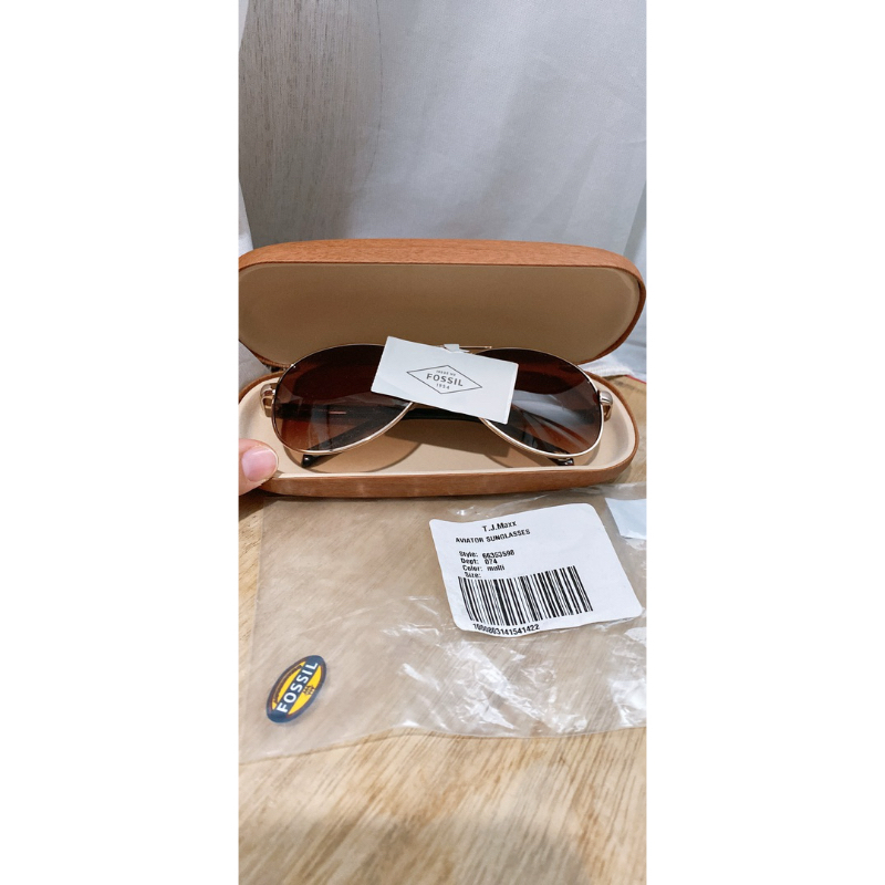 preloved kacamata hitam fossil original