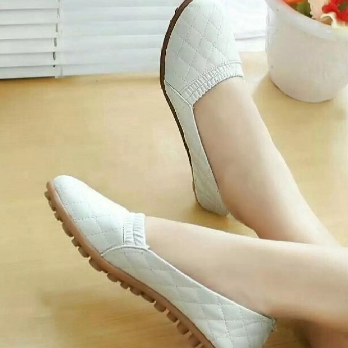 KODE A86C sepatu wanita selip on