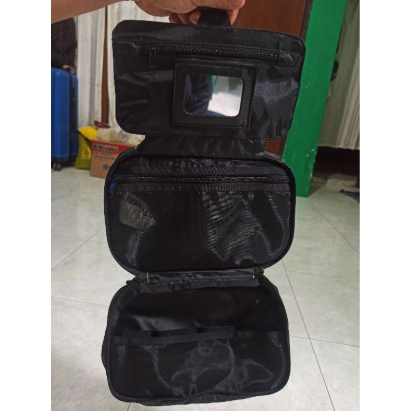 Preloved Eiger Toiletries Bag