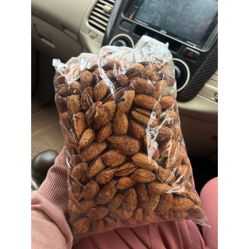 

kacang almond grade premium