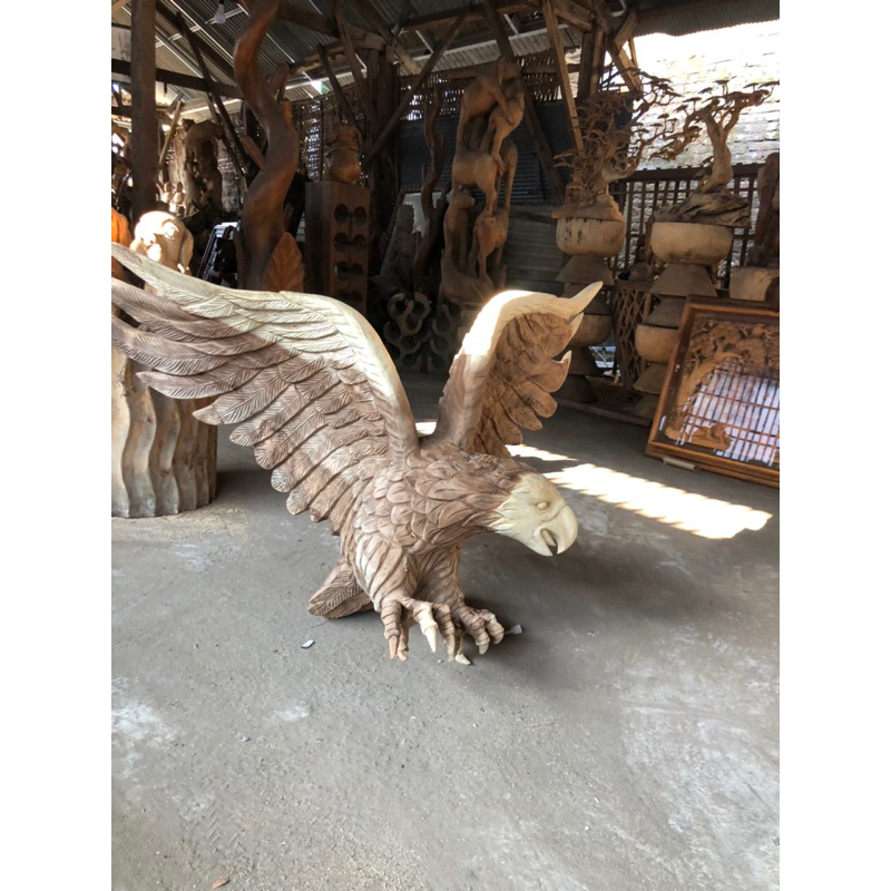 Patung Burung Elang