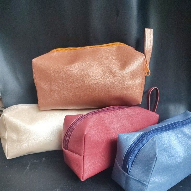 SOUVENIR DOMPET KOSMETIK / DOMPET POUCH METALIC / DOMPET KUBUS / SOUVENIR PERNIKAHAN