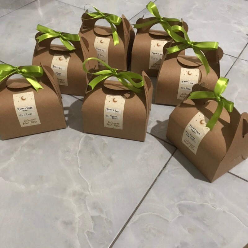 

Hampers / Souvenir / Bingkisan Kado / Hampers Jilbab / Hampers Lebaran / Kado Ulang Tahun / Bingkisan Hijab / Hampers Eid Fitri