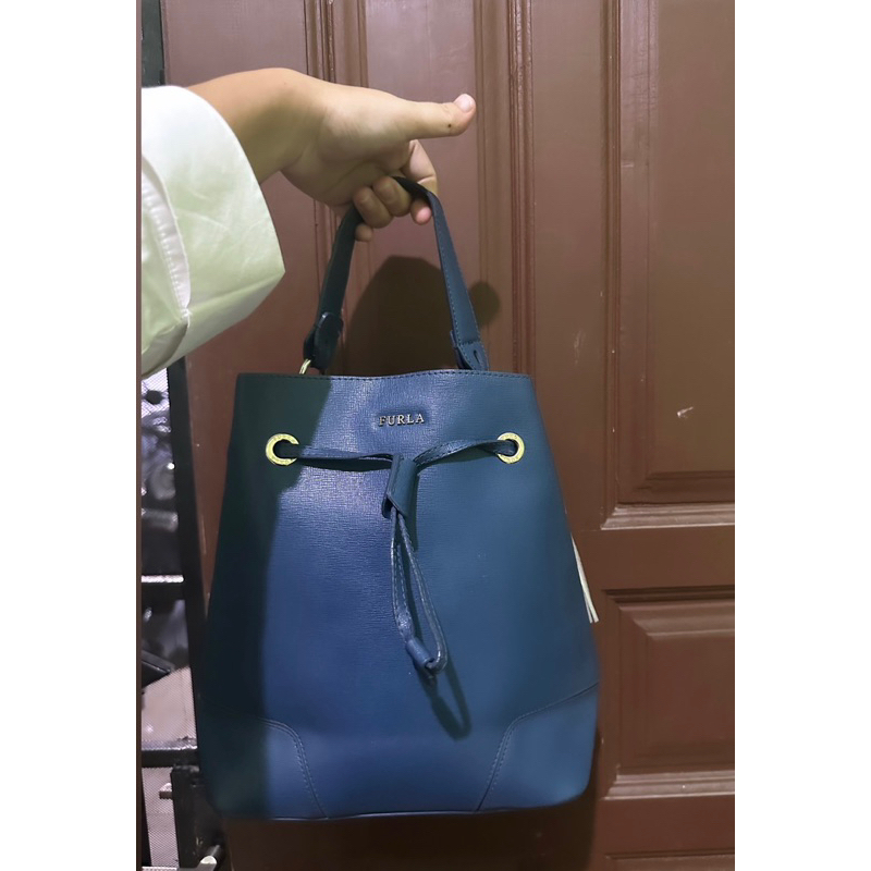 Tas Furla bucket Authentic blue preloved bag