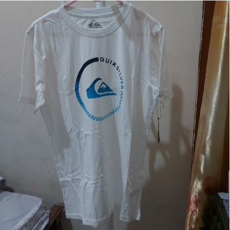 Quiksilver Kaos Pria size M warna putih