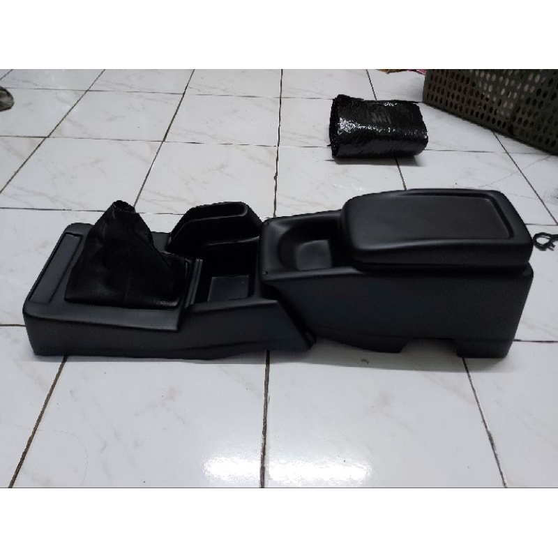 Console box Mitsubishi Kuda