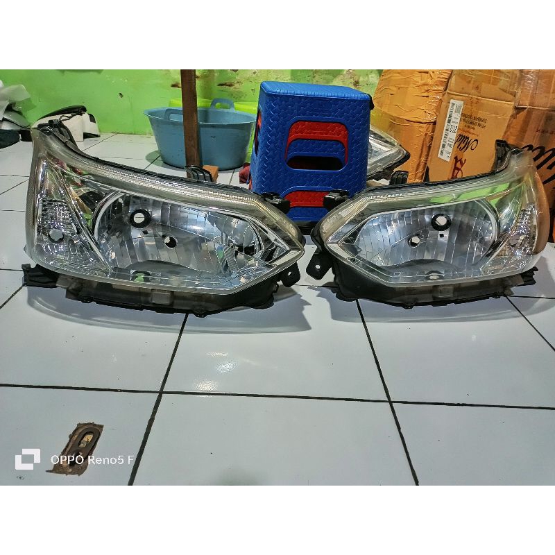 LAMPU Avanza grand 2016