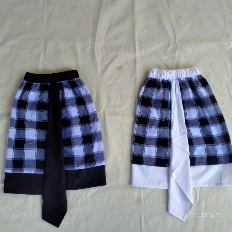 Kamen jadi poleng / Kamen jadi anak