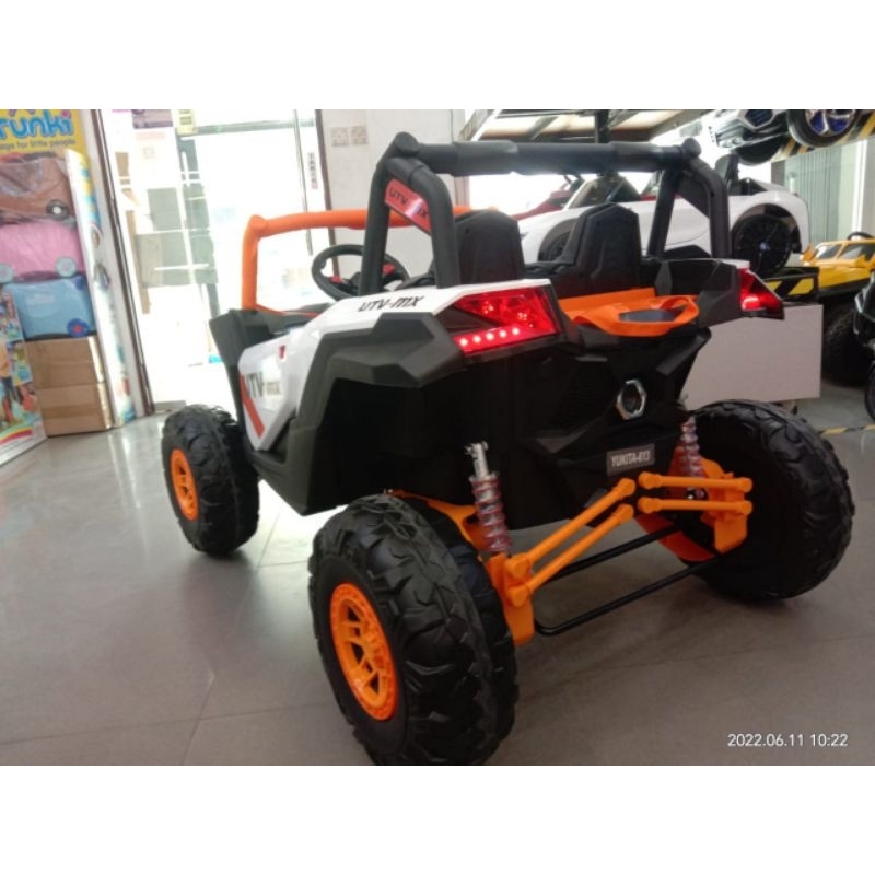 mobil aki jeef UTV areis yukita 613