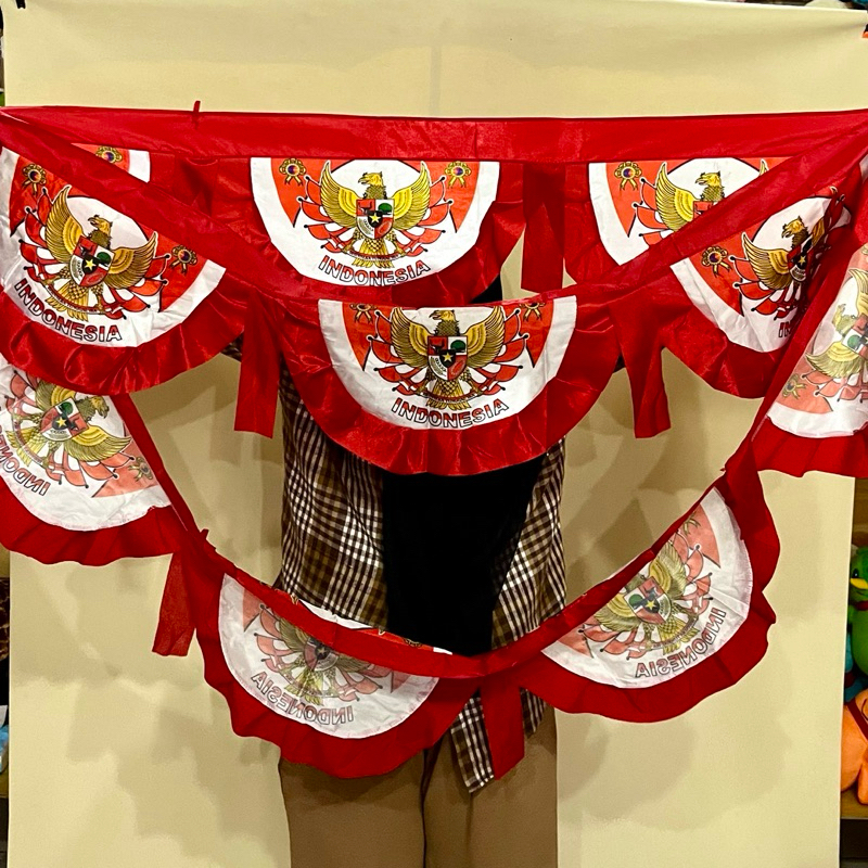 Bekron garuda banner panjang 5 M kain satin 10 gelombang background merah putih dirgahayu bendera me