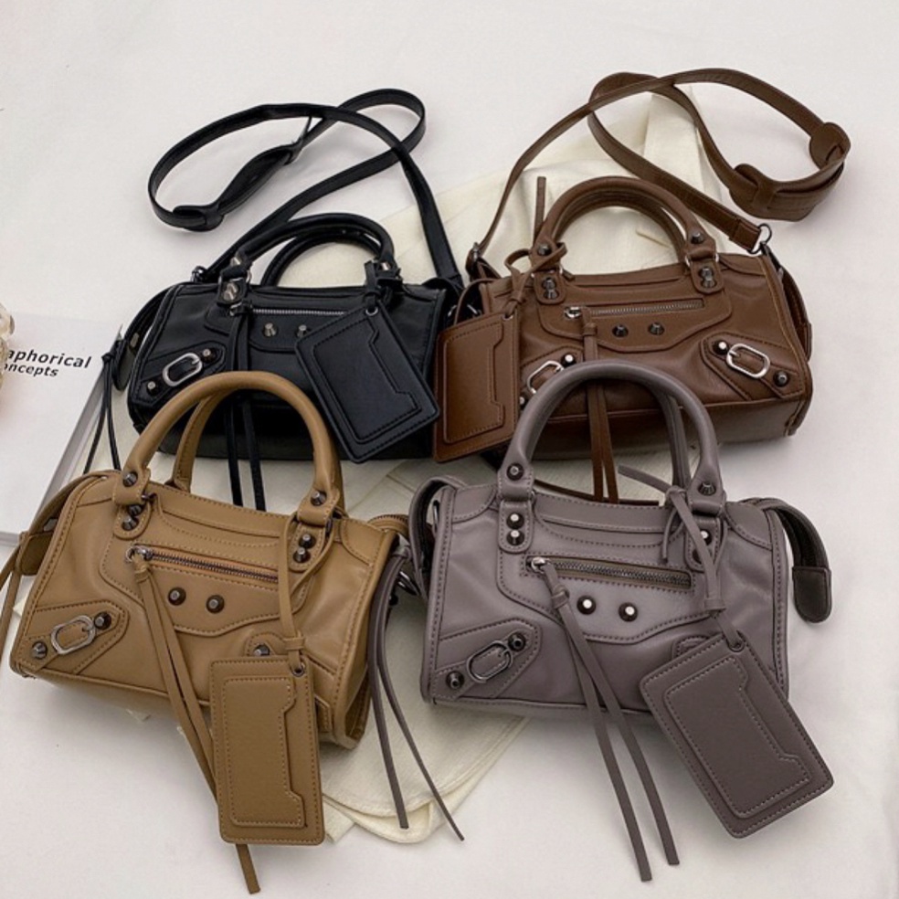 Menarik Tas Selempang Wanita Bal3nciaga 7436