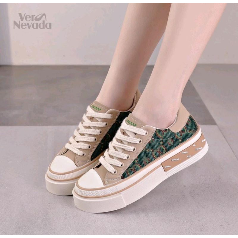. Vera Nevada Sepatu Sneakers