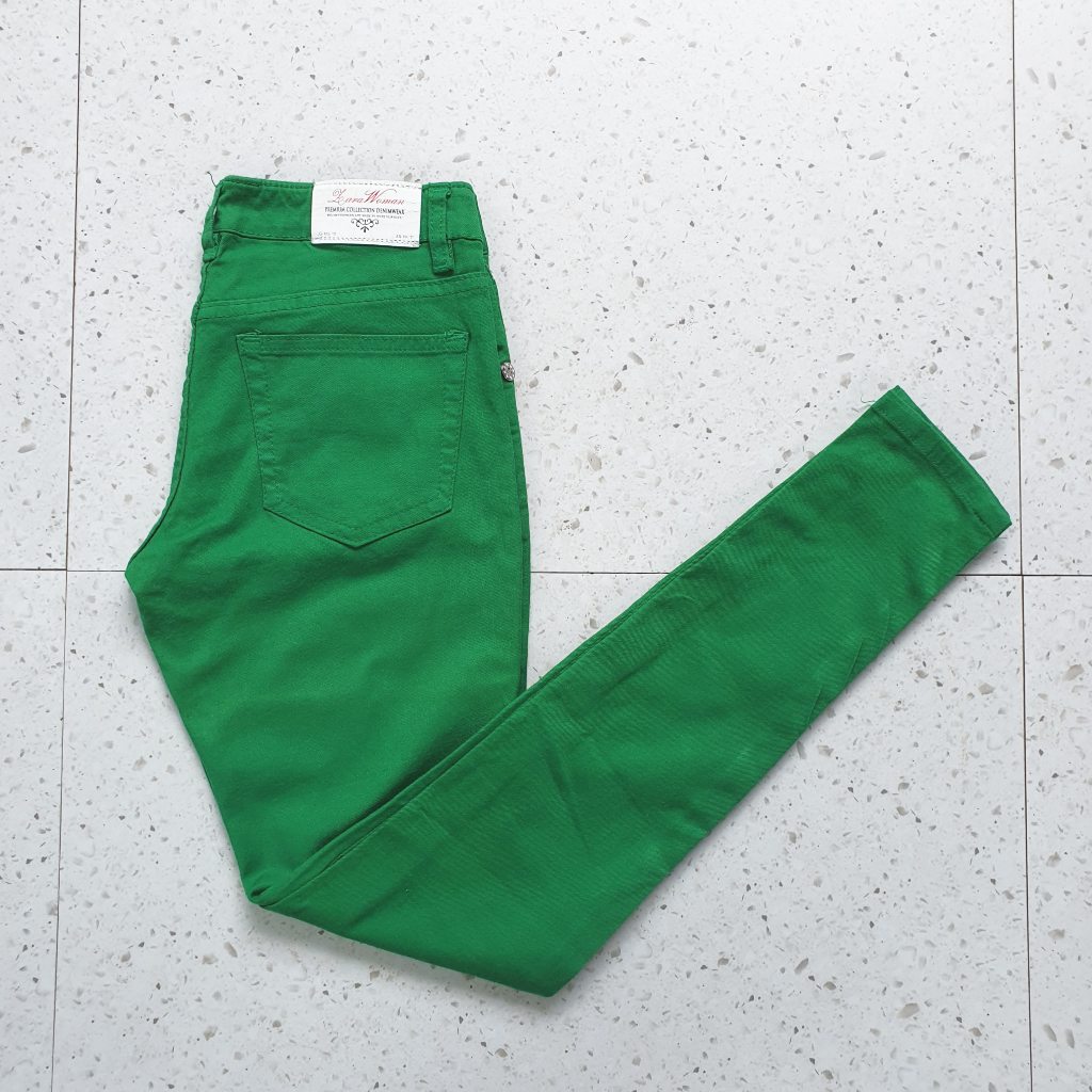 Celana Jeans Panjang Wanita Zara Woman / Size 29 30 - Lingkar 78 cm / Bekas - Second - Preloved