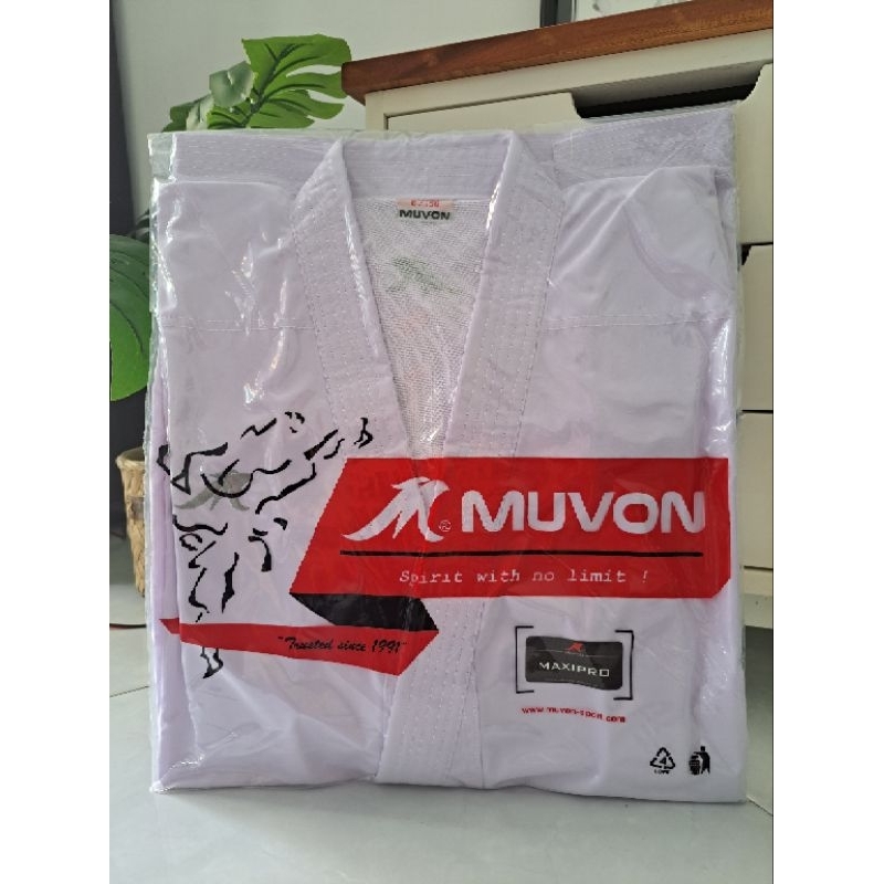 Baju karate Muvon Maxipro WKF style kata