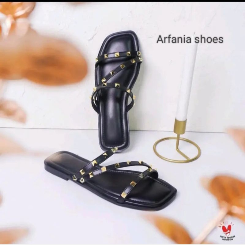 Arfania - sandal flat piramid silang alas super empuk sandal wanita terbaru