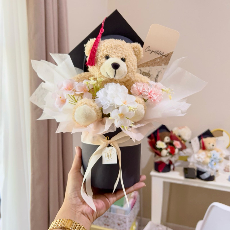 Bloom Box Boneka Wisuda Toga buket bunga flower artificial buket boneka wisuda flower bloom box balo