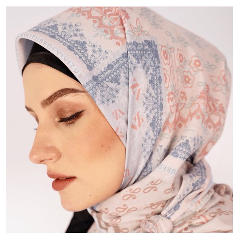 Preloved Nayara Scarf Peach Vivi Zubedi