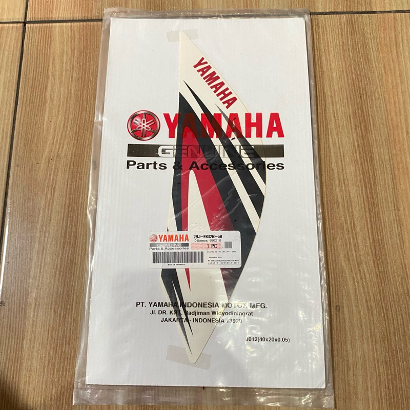 Striping Stiker SAYAP KIRI Yamaha mio GT 2014 Hitam original YGP 2BJ-F832B-60