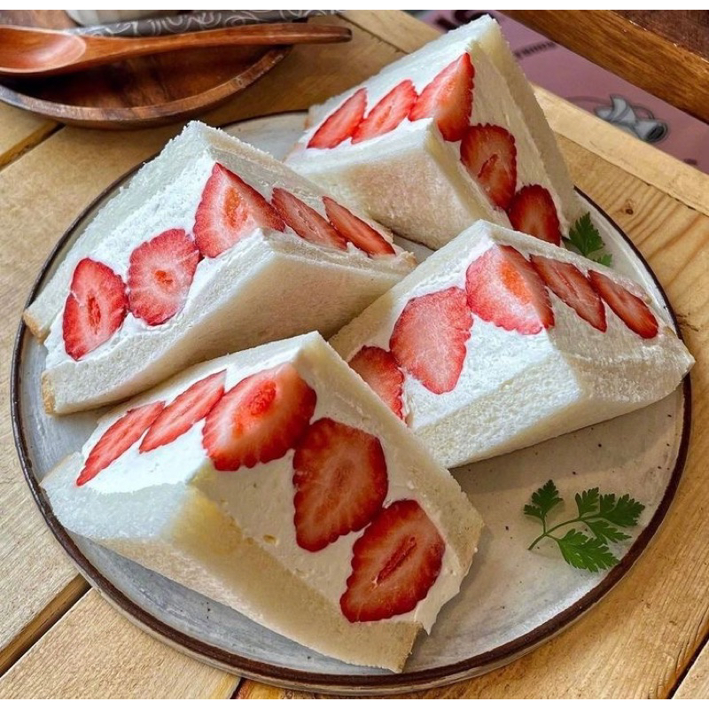 

MAMILING SNACK FRUIT SANDO SIAP KIRIM AREA SURABAYA