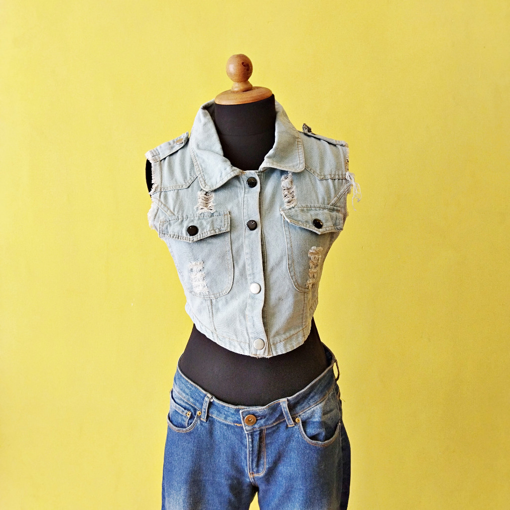 ANNYEONG HASEYO GIFT SHOP | Rompi Bahan Jeans Crop Wanita Preloved Biru Muda | Cropped Light Blue De