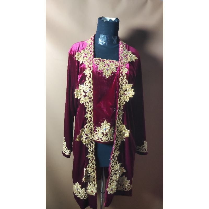 kebaya bludru merah preloved