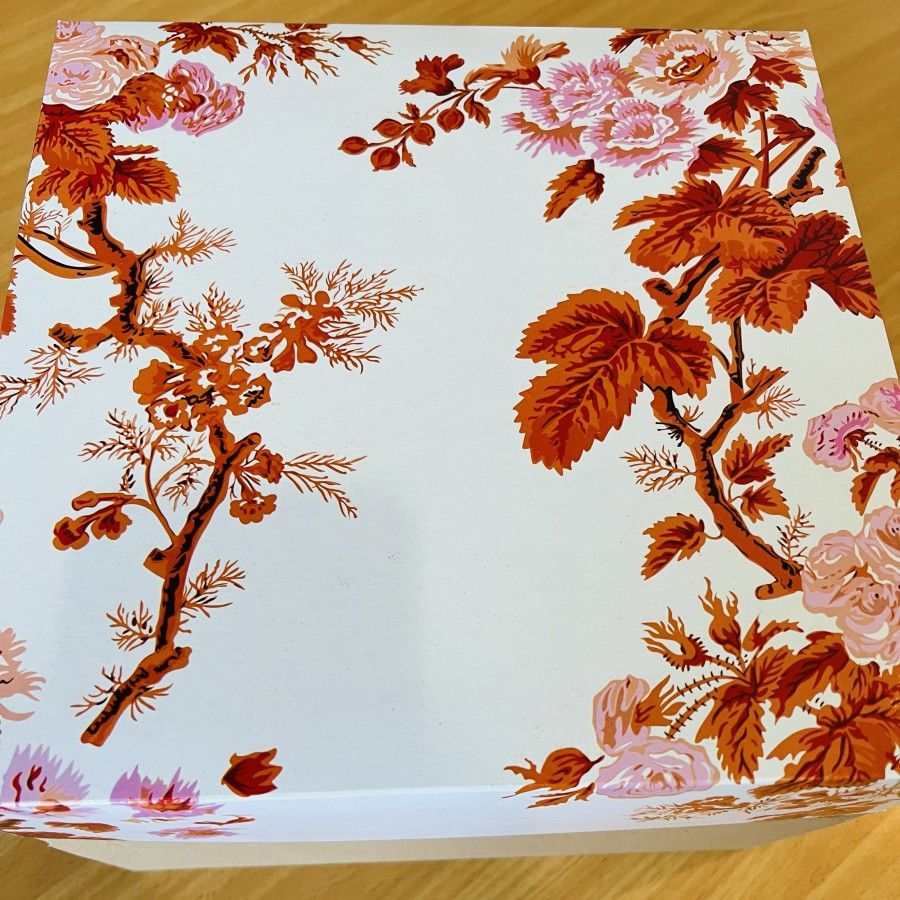 

( 5 pcs ) Dus Kemasan Lapis Legit Ukuran 25x25cm Box Kotak Packaging Pudding Motif Red Flower
