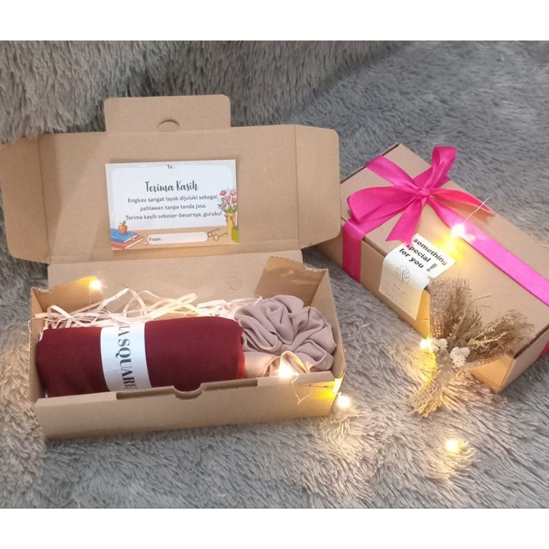 hampers hijab bella square