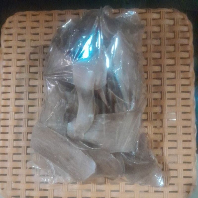 

krupuk trasi mentah